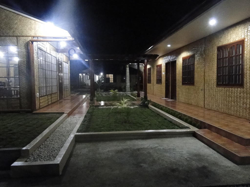Susan'S Place Bed And Breakfast Puerto Princesa Bagian luar foto